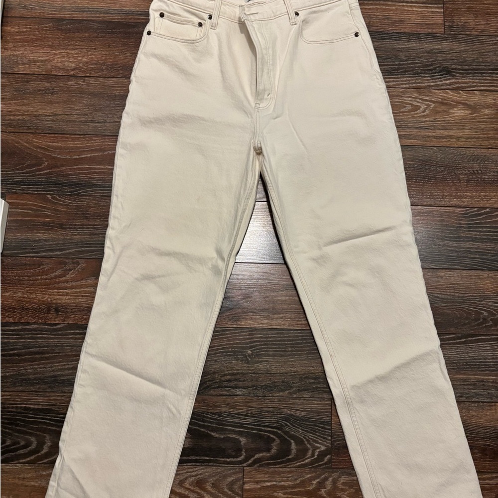 Abercrombie and Fitch ultra high rise 90’s straight jeans, cream size 32